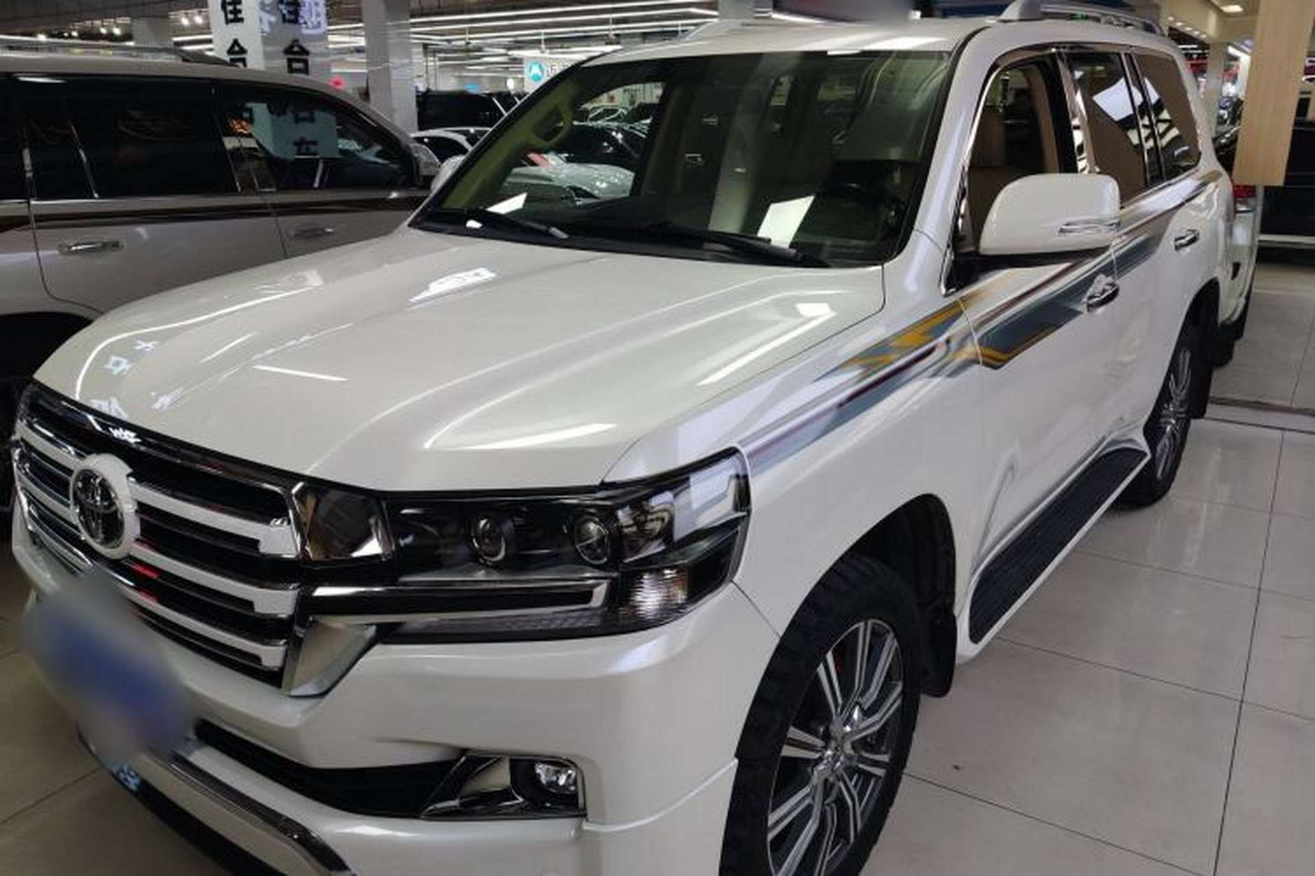 Used Toyota Land Cruiser 2017 4.0 GX-R Aluminum Wheels No Sunroof High-End Version—Middle East Market Front Left 45 Deg