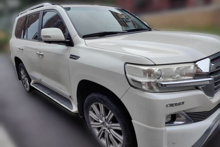 Used Toyota Land Cruiser 2017 4000 Refrigerator Basic Version with No Electric Base Front Right 45 Deg