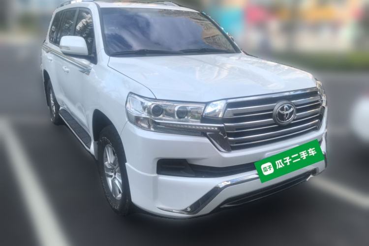 Used Toyota Land Cruiser 2017 4.0L GX-R Sunroof – Middle East Front Right 45 Deg
