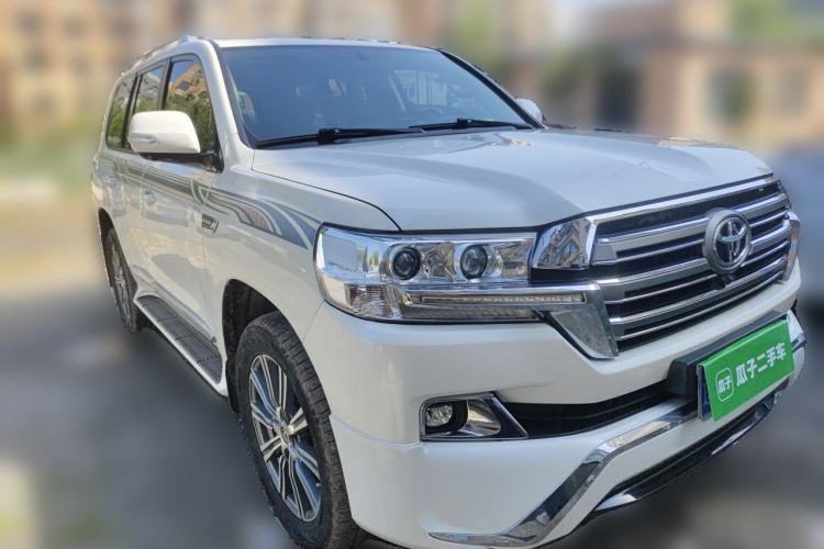 Used Toyota Land Cruiser 2017 4.0L GX-R Sunroof – Middle East Front Right 45 Deg