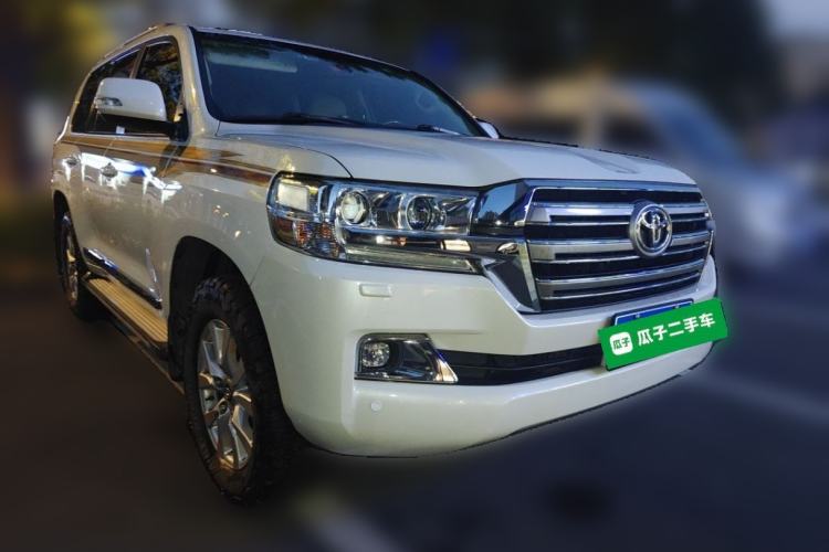 Used Toyota Land Cruiser 2017 4.0L GX-R Sunroof – Middle East Front Right 45 Deg