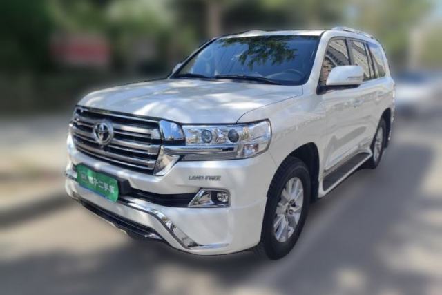 Used Toyota Land Cruiser 2017, 7 seats, 4.0-liter engine, gasoline, automatic