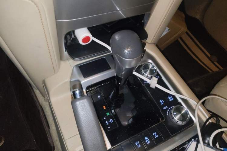 Used Toyota Land Cruiser  Gear Lever