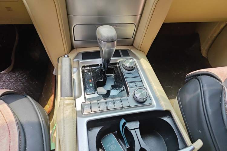 Used Toyota Land Cruiser  Gear Lever