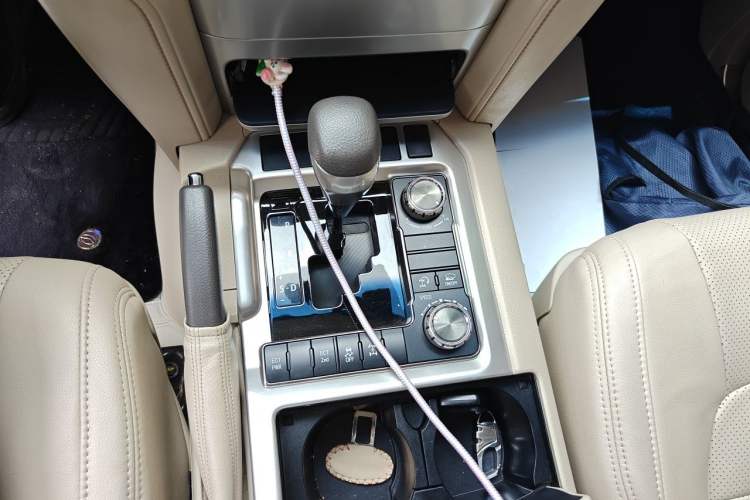 Used Toyota Land Cruiser 2017 4.0L Automatic Parallel Import Gear Lever