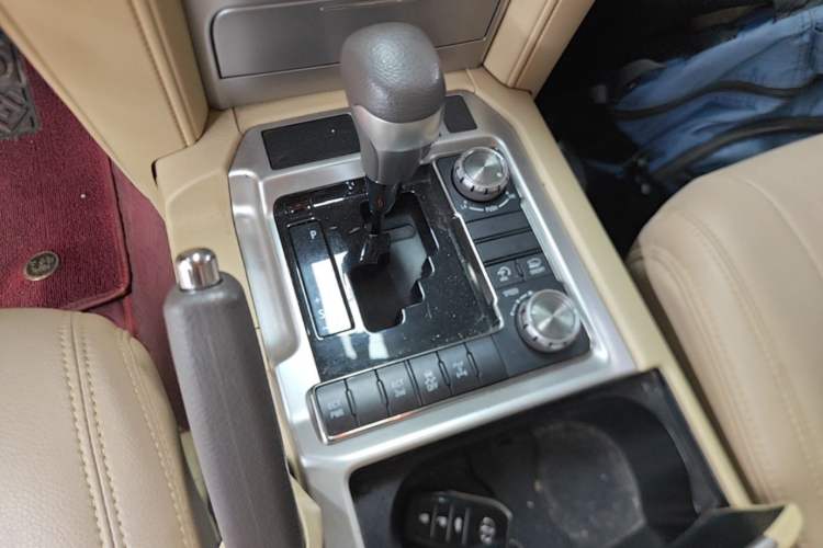 Used Toyota Land Cruiser 2017 4.0L Automatic Parallel Import Gear Lever