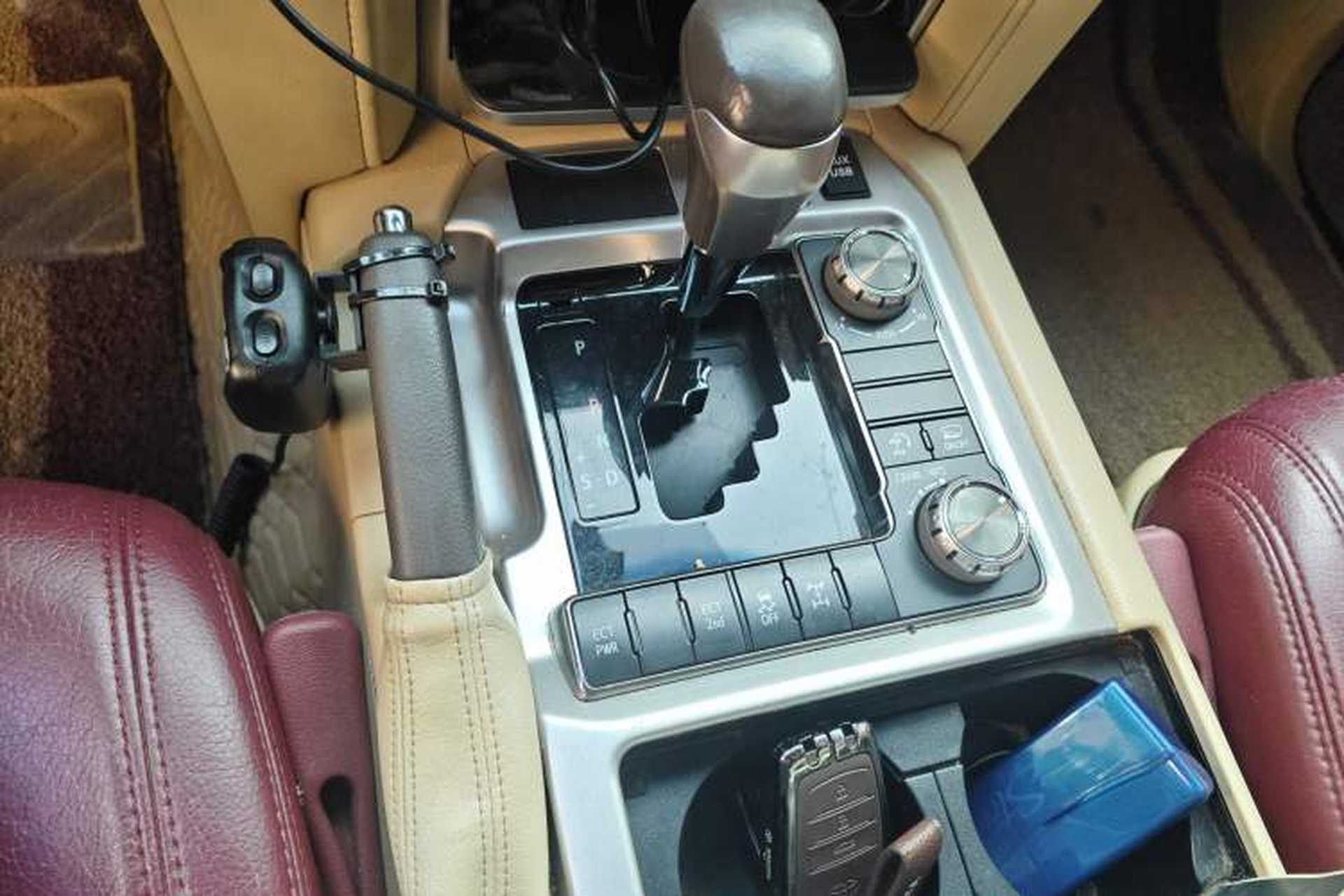 Used Toyota Land Cruiser 2017 5700 Middle East Edition Gear Lever
