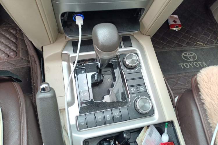 Used Toyota Land Cruiser 2017 4.0L Automatic Parallel Import Gear Lever