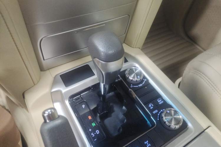 Used Toyota Land Cruiser  Gear Lever