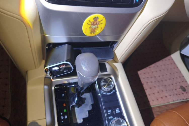 Used Toyota Land Cruiser 2017 4.0L 5-Seater Automatic Transmission Middle East Version Gear Lever