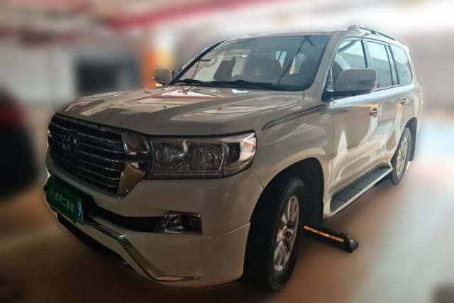 Used Toyota Land Cruiser 4.0 gasoline 5-seater