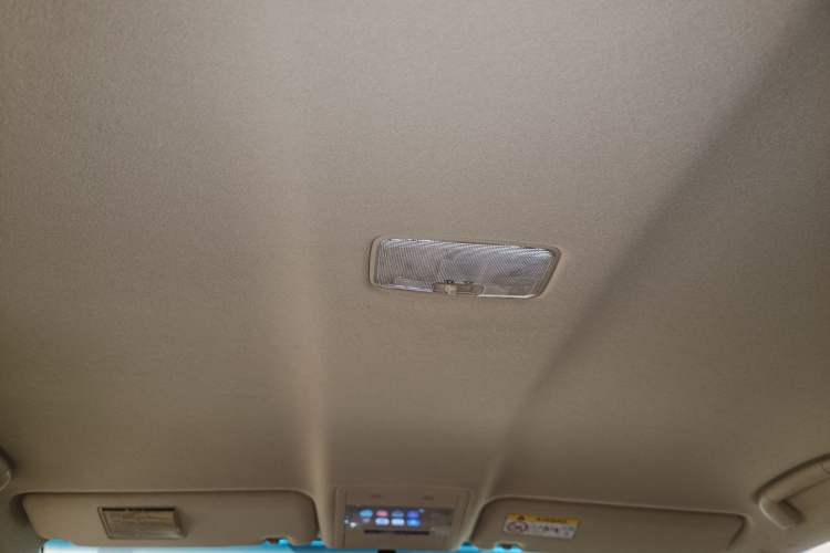 Used Toyota Land Cruiser 2017 4.0 GX-R Aluminum Wheels No Sunroof High-End Version—Middle East Market Headliner