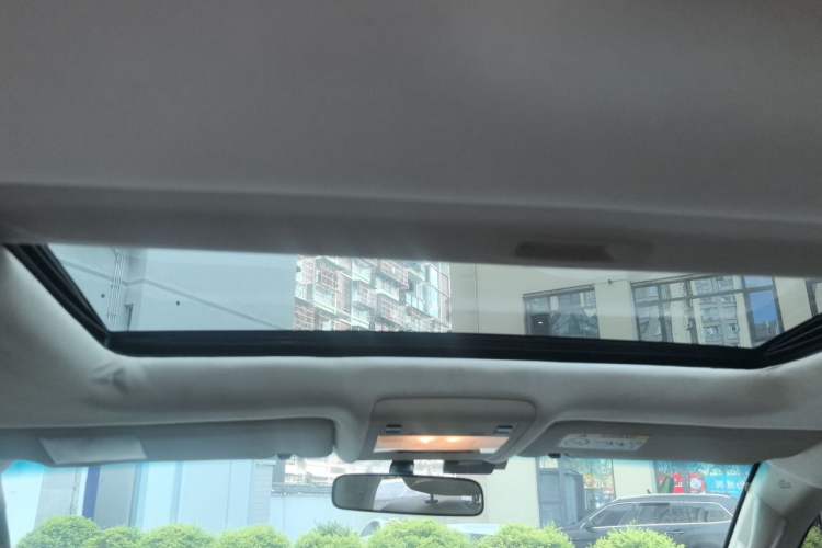 Used Toyota Land Cruiser 2017 4.0L GX-R Sunroof – Middle East Headliner