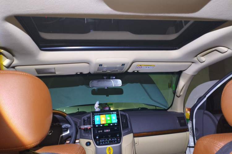 Used Toyota Land Cruiser 2017 4.0L 5-Seater Automatic Transmission Middle East Version Headliner