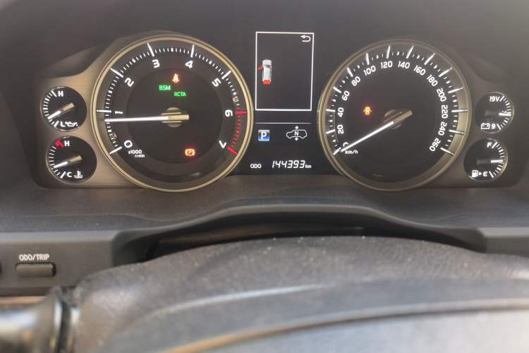 Used Toyota Land Cruiser  Instrument Cluster