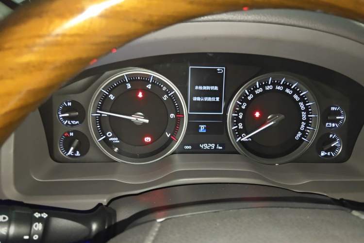 Used Toyota Land Cruiser  Instrument Cluster