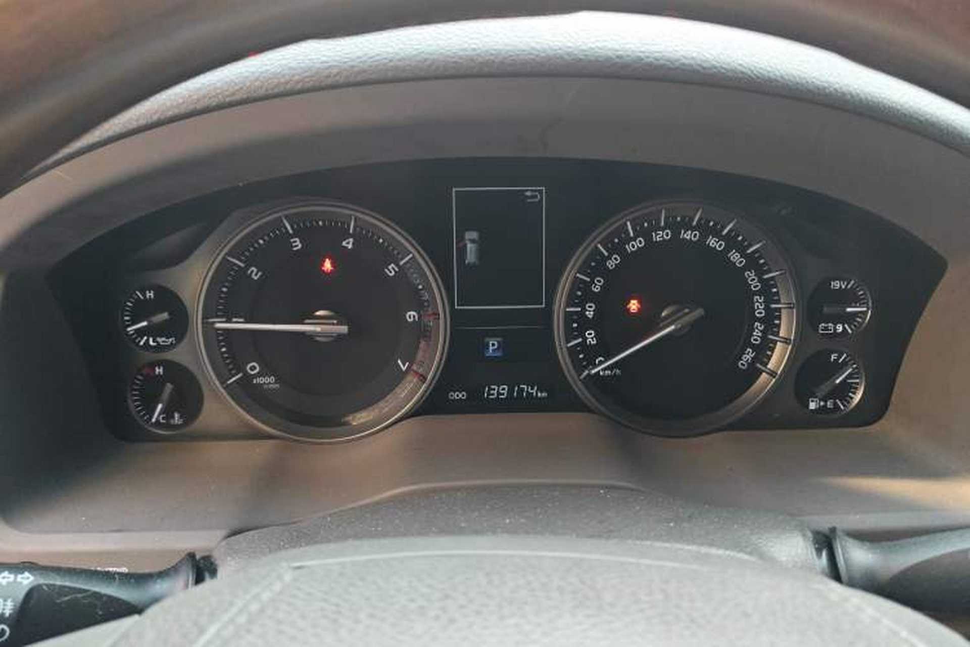 Used Toyota Land Cruiser 2017 5700 Middle East Edition Instrument Cluster