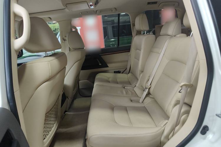 Used Toyota Land Cruiser 2017 4.0L Automatic Parallel Import Interior 4