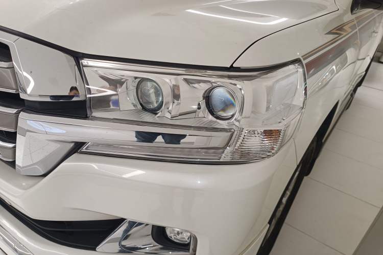 Used Toyota Land Cruiser 2017 4.0 GX-R Aluminum Wheels No Sunroof High-End Version—Middle East Market Left Front Headlight