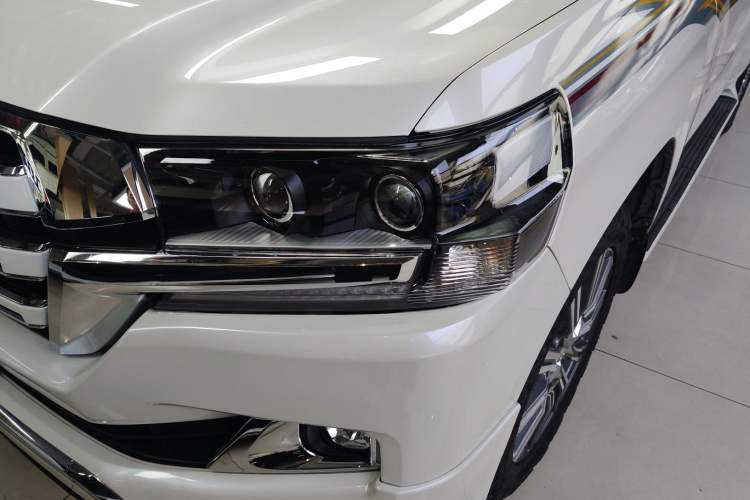 Used Toyota Land Cruiser 2017 4.0 GX-R Aluminum Wheels No Sunroof High-End Version—Middle East Market Left Front Headlight