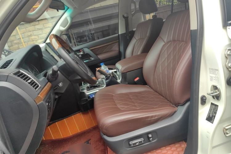 Used Toyota Land Cruiser 2017 4000 Refrigerator Basic Version with No Electric Base Left Front Seat