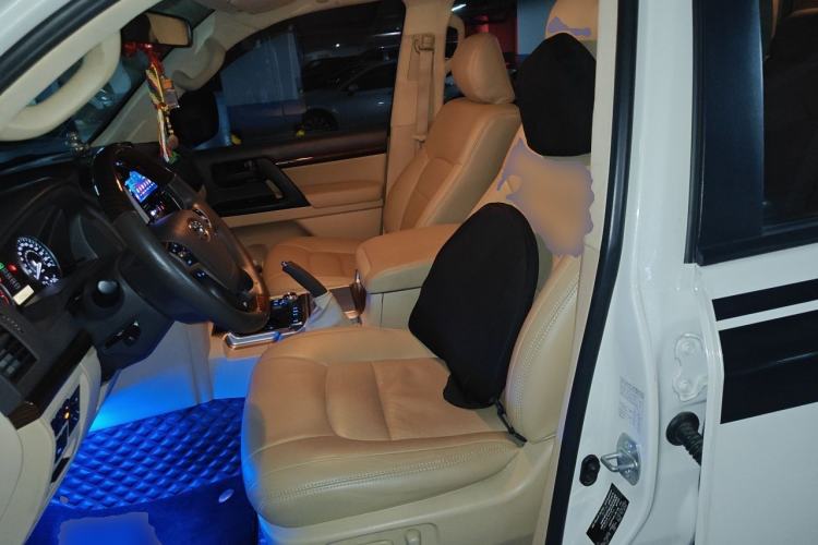 Used Toyota Land Cruiser 2017 4.0L 5-Seater Automatic Transmission Middle East Version Left Front Seat