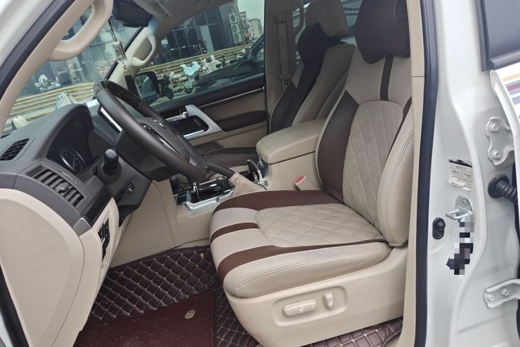 Used Toyota Land Cruiser 2017 4.0 GX-R Dual Fuel Dual Differential – Middle East Left Front Seat