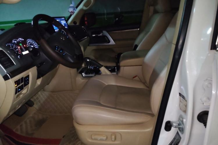 Used Toyota Land Cruiser 2017 4.0L Automatic Parallel Import Left Front Seat