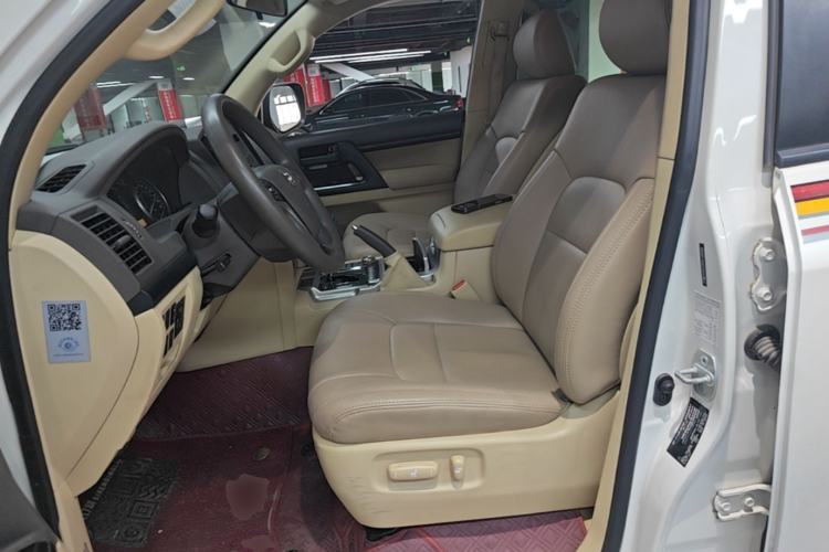 Used Toyota Land Cruiser 2017 4.0L Automatic Parallel Import Left Front Seat