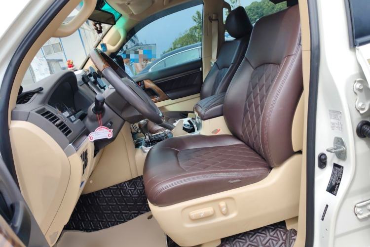 Used Toyota Land Cruiser 2017 4.0L GX 5-Seater U.S. Specification Left Front Seat