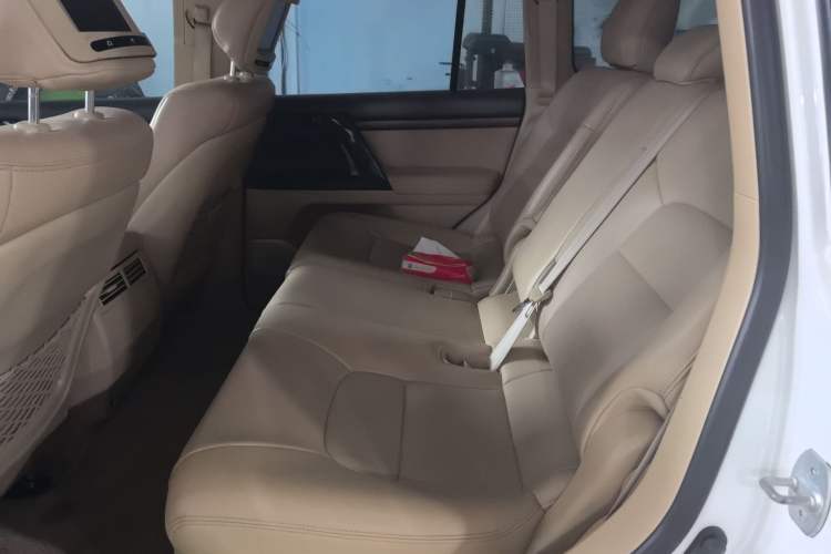 Used Toyota Land Cruiser 2017 4.0L Automatic Parallel Import Left Rear Seat