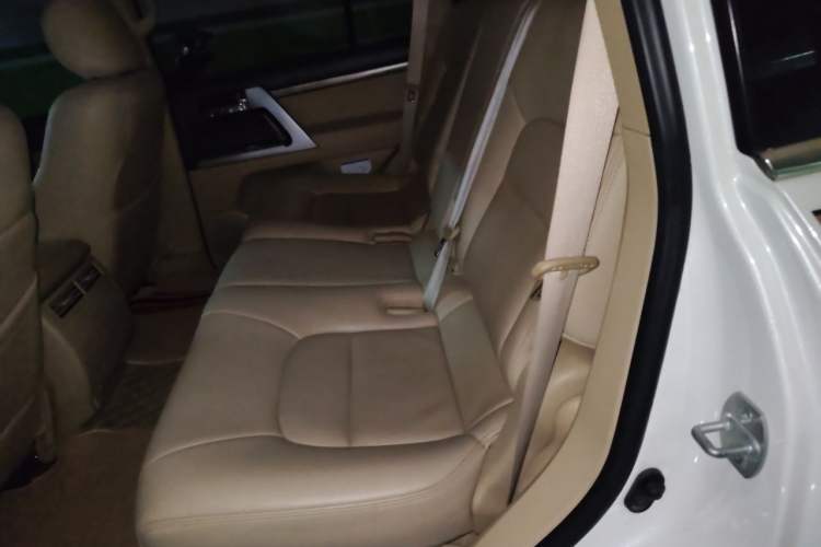 Used Toyota Land Cruiser 2017 4.0L Automatic Parallel Import Left Rear Seat