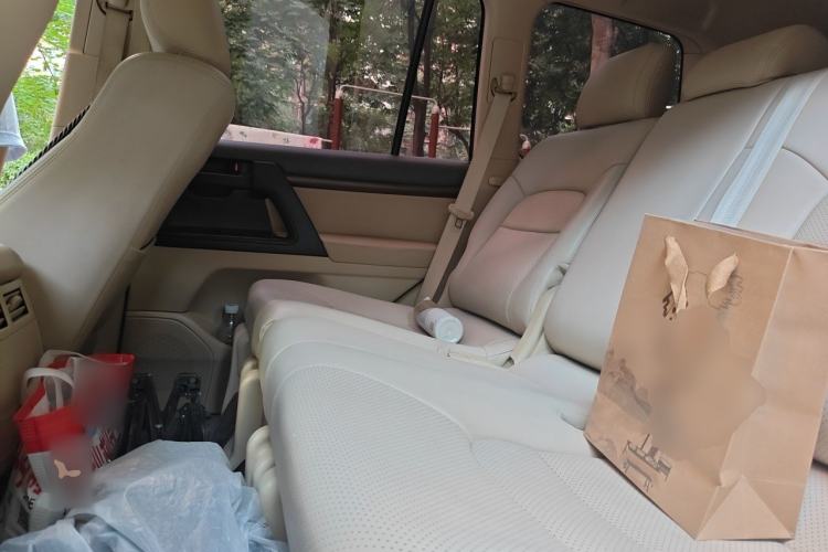 Used Toyota Land Cruiser 2017 4.0L GX 5-Seater U.S. Specification Left Rear Seat