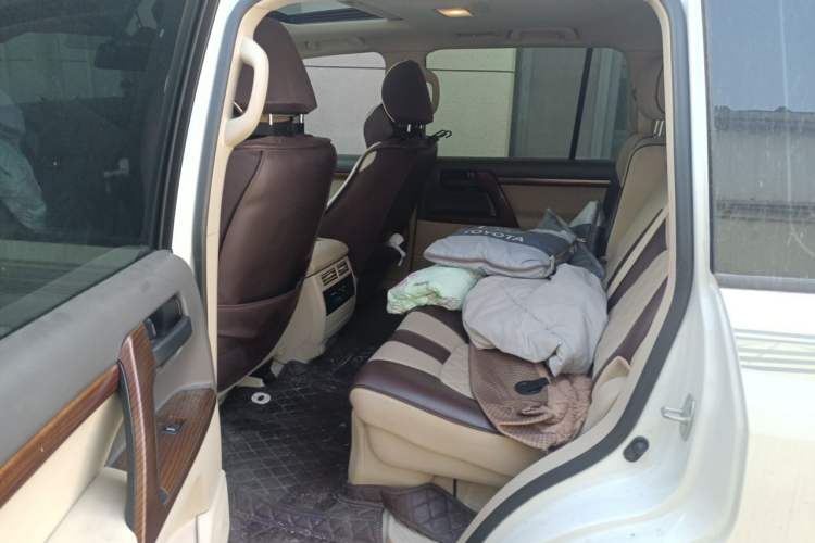 Used Toyota Land Cruiser 2017 4.0L Automatic Parallel Import Left Rear Seat