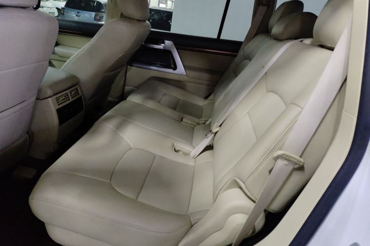 Used Toyota Land Cruiser 2017 4.0L Automatic Parallel Import Left Rear Seat