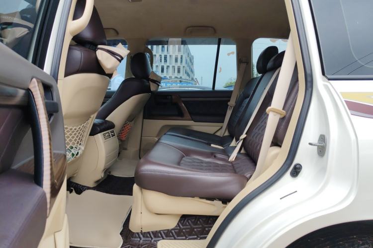 Used Toyota Land Cruiser 2017 4.0L GX 5-Seater U.S. Specification Left Rear Seat