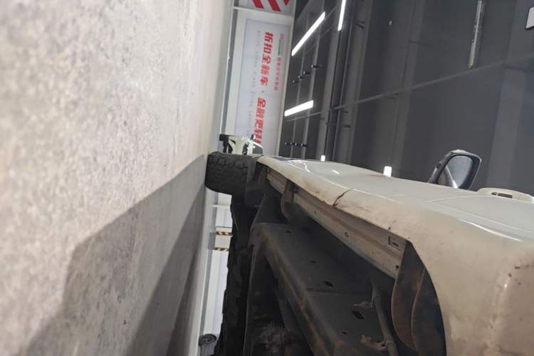 Used Toyota Land Cruiser 2017 4.0L Automatic Parallel Import Left Side Sill