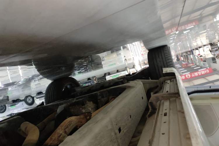 Used Toyota Land Cruiser 2017 4.0L Automatic Parallel Import Left Side Sill