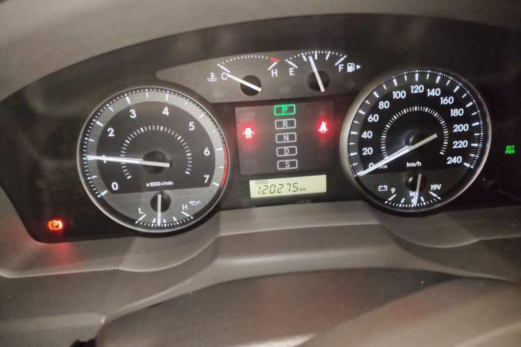 Used Toyota Land Cruiser 2017 4.0L Automatic Parallel Import Odometer Close Up