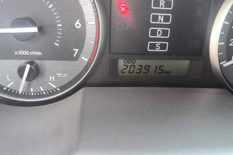 Used Toyota Land Cruiser 2017 4.0L GX-R Sunroof – Middle East Odometer Close Up