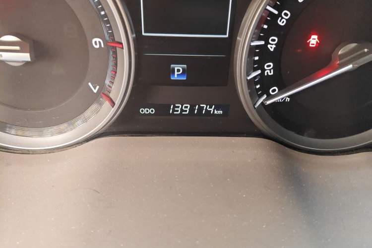 Used Toyota Land Cruiser 2017 5700 Middle East Edition Odometer Close Up