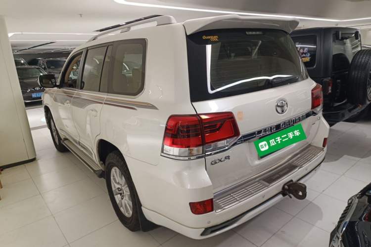 Used Toyota Land Cruiser 2017 4.0 GX-R Aluminum Wheels No Sunroof High-End Version—Middle East Market Rear Left 45 Deg