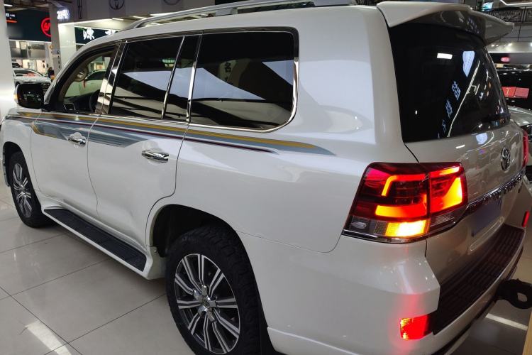 Used Toyota Land Cruiser 2017 4.0 GX-R Aluminum Wheels No Sunroof High-End Version—Middle East Market Rear Left 45 Deg