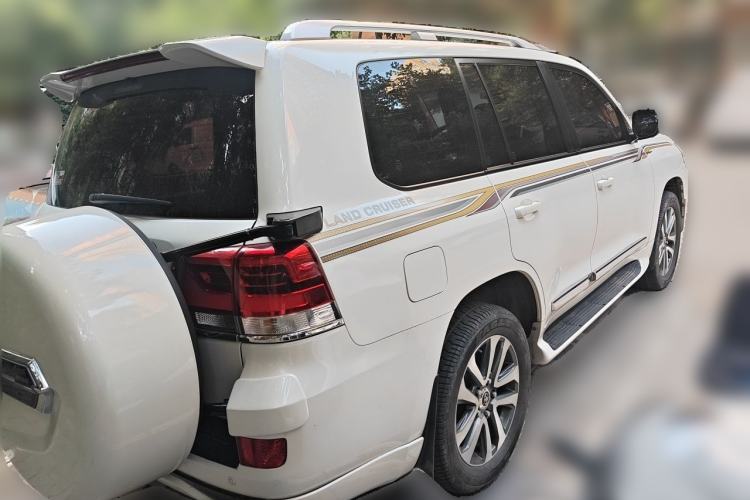 Used Toyota Land Cruiser 2017 4.0L GX 5-Seater U.S. Specification Rear Right 45 Deg