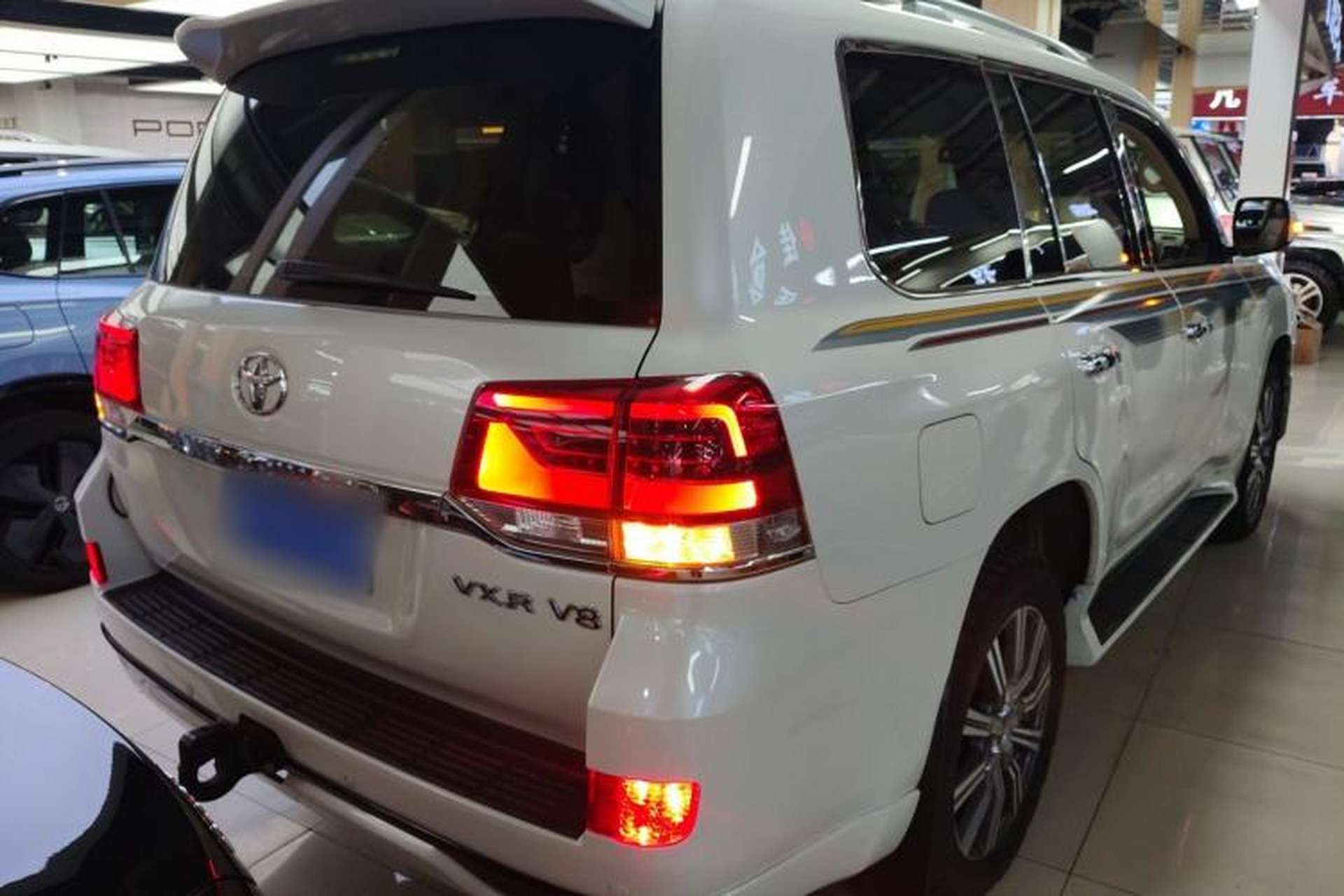 Used Toyota Land Cruiser 2017 4.0 GX-R Aluminum Wheels No Sunroof High-End Version—Middle East Market Rear Right 45 Deg