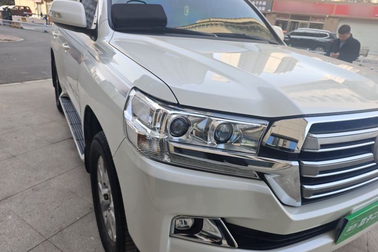 Used Toyota Land Cruiser  Right Front Headlight