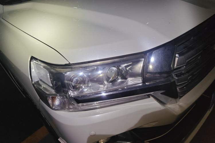 Used Toyota Land Cruiser  Right Front Headlight