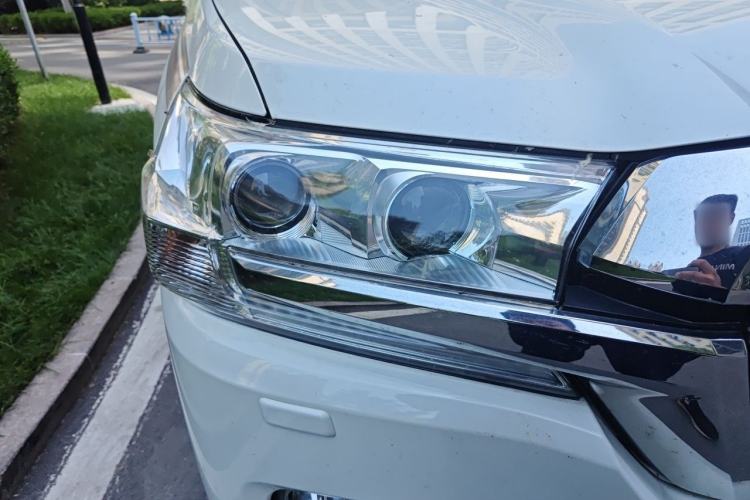 Used Toyota Land Cruiser  Right Front Headlight