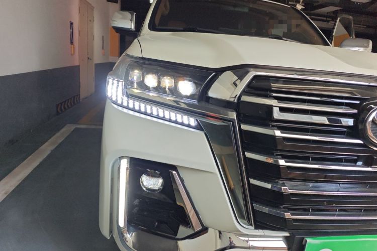 Used Toyota Land Cruiser  Right Front Headlight