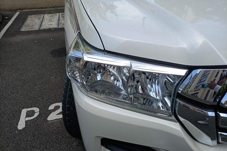 Used Toyota Land Cruiser  Right Front Headlight